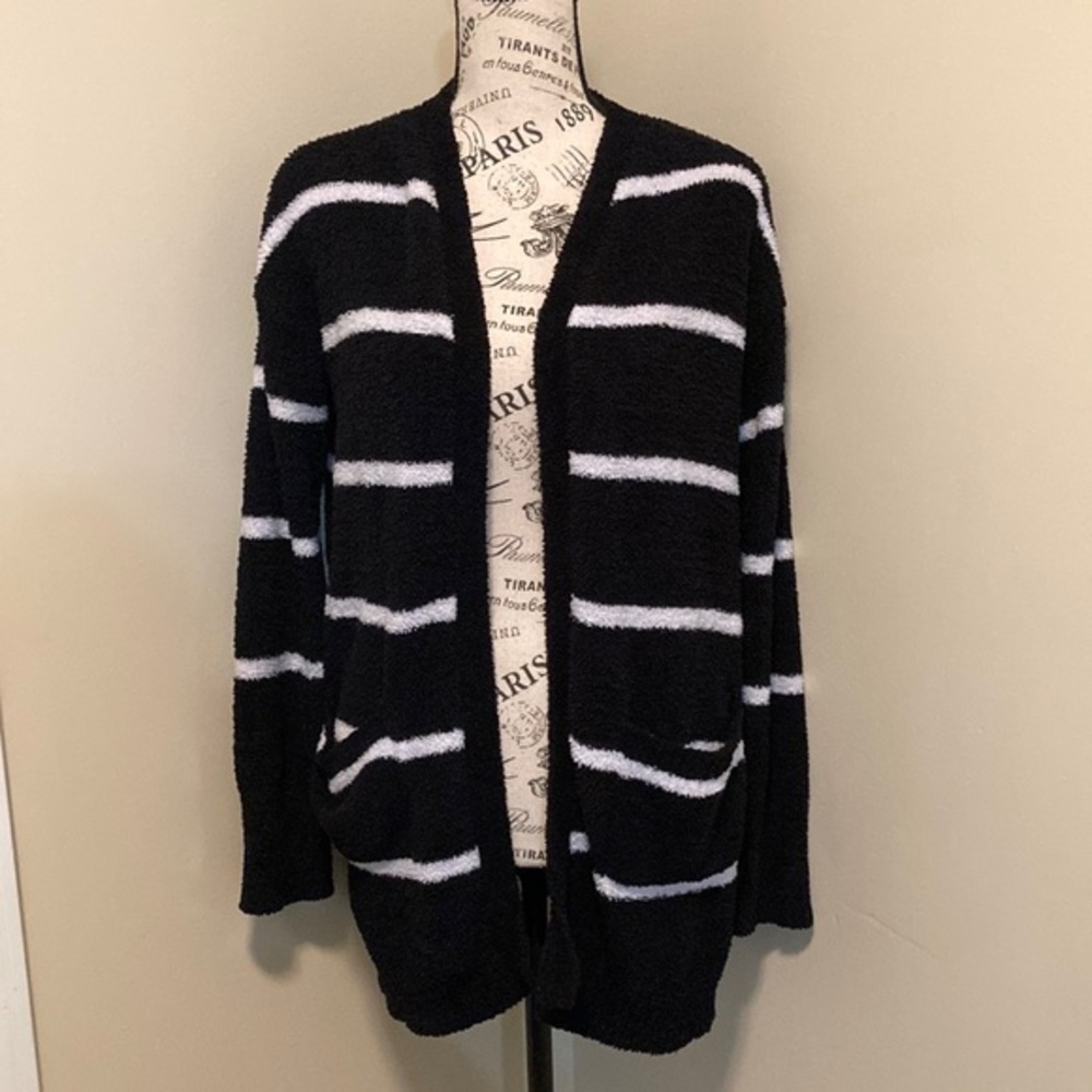 Harper Heritage black & white open cardigan with front pockets. Sz S